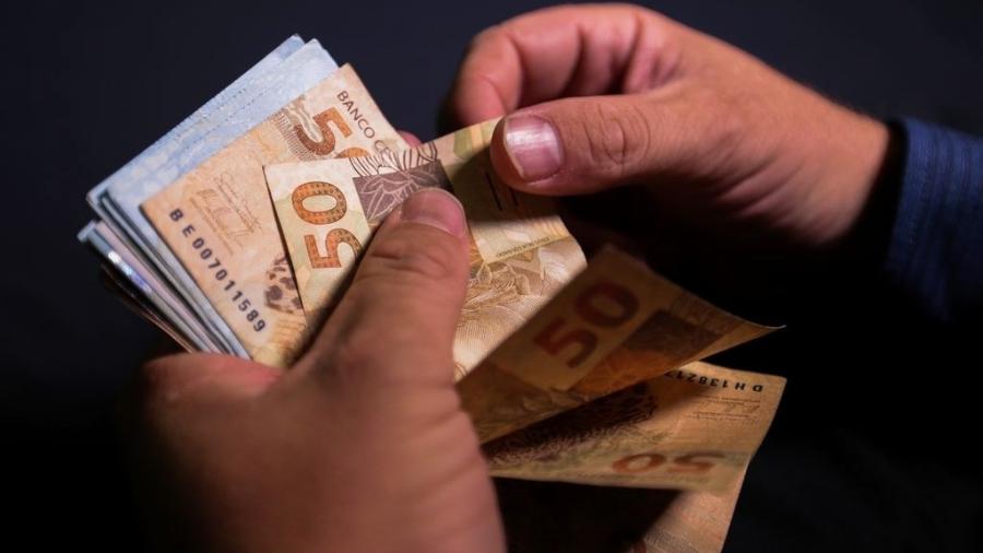 ao todo r 52 mil foram transferidos de mulher para golpista
