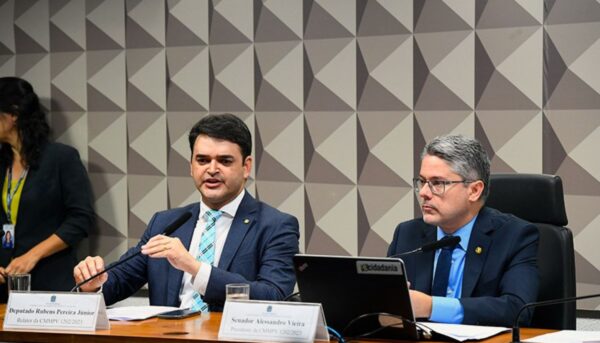 Comissão aprova MP que limita compensações tributárias