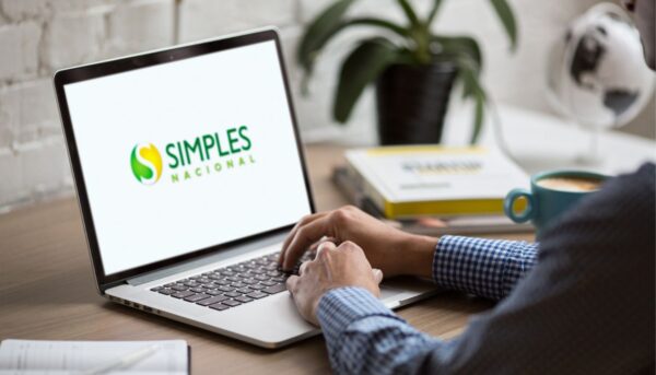 Simples Nacional: empresas com débitos tributários poderão permanecer no regime até 31 de dezembro