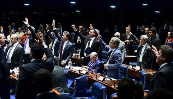 Senado mantém taxação para compras internacionais menores que US$ 50