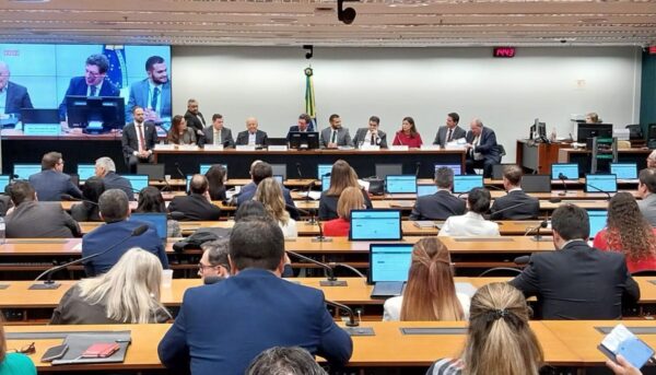 Sistema CFC/CRCs contribui para a regulamentação da reforma tributária