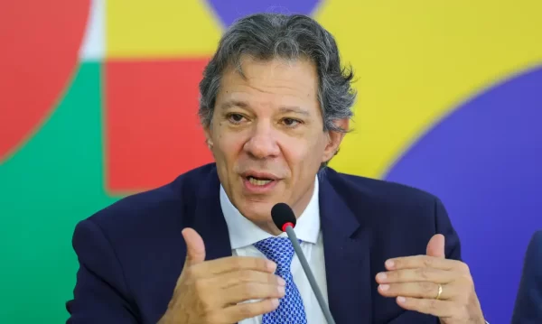 Calculadora de Renda Variável facilita e incentiva investimentos no mercado financeiro, diz Haddad