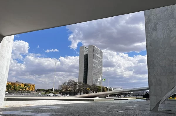 Substituída por projeto de lei, MP dos Bancos perde eficácia